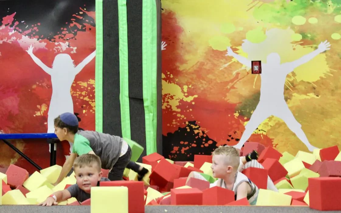 Kids Zone 1 - Kids in Foam Pit