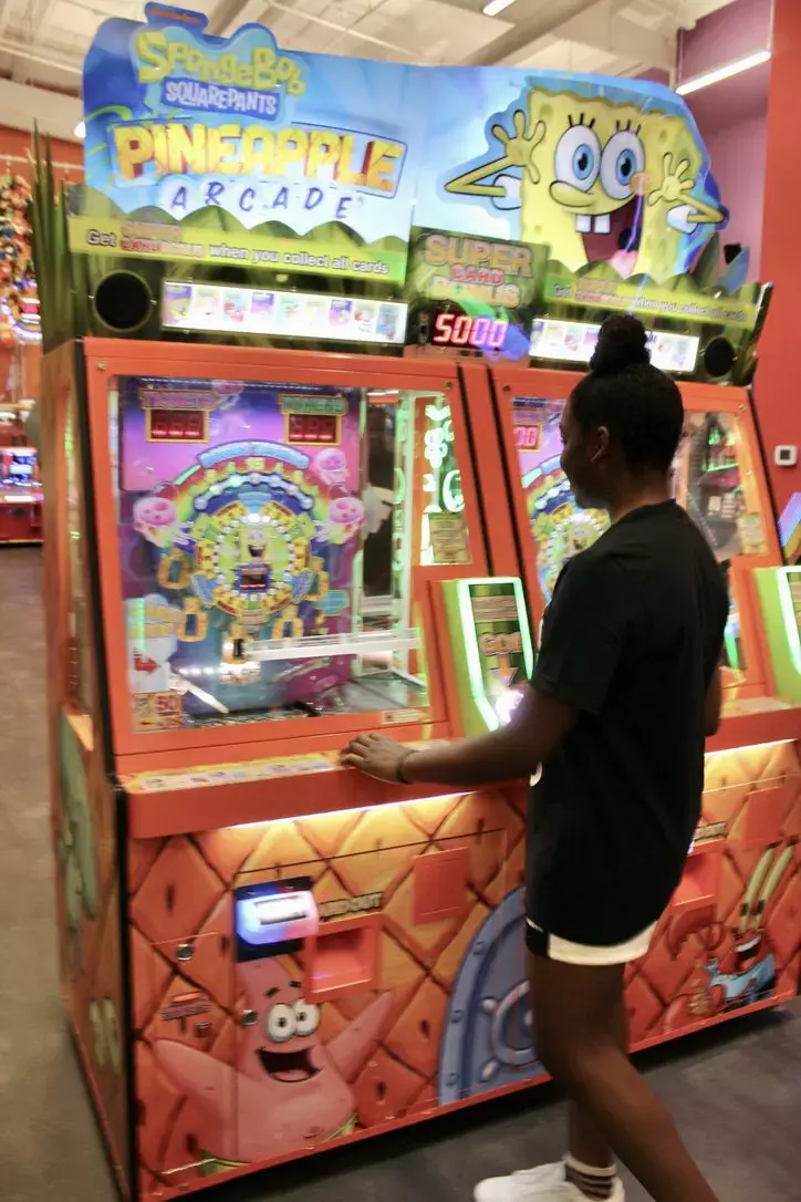 playing Spongebob Pineapple Arcade game